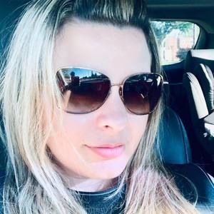 Meet your Posher, Debora